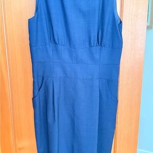 Luciano Barrera - Elegant Navy Blue Sleeveless Formal Dress